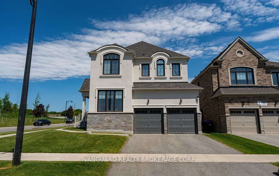 158 Scarlet Way, Bradford West Gwillimbury, ON L3Z 4J2