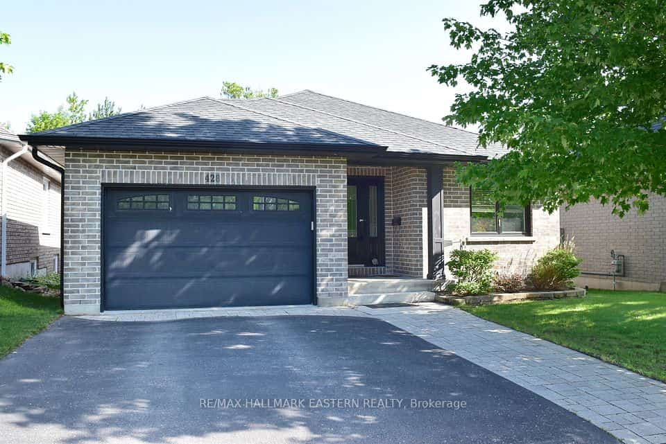 428 Raymond Street, Peterborough, ON K9L 1R2