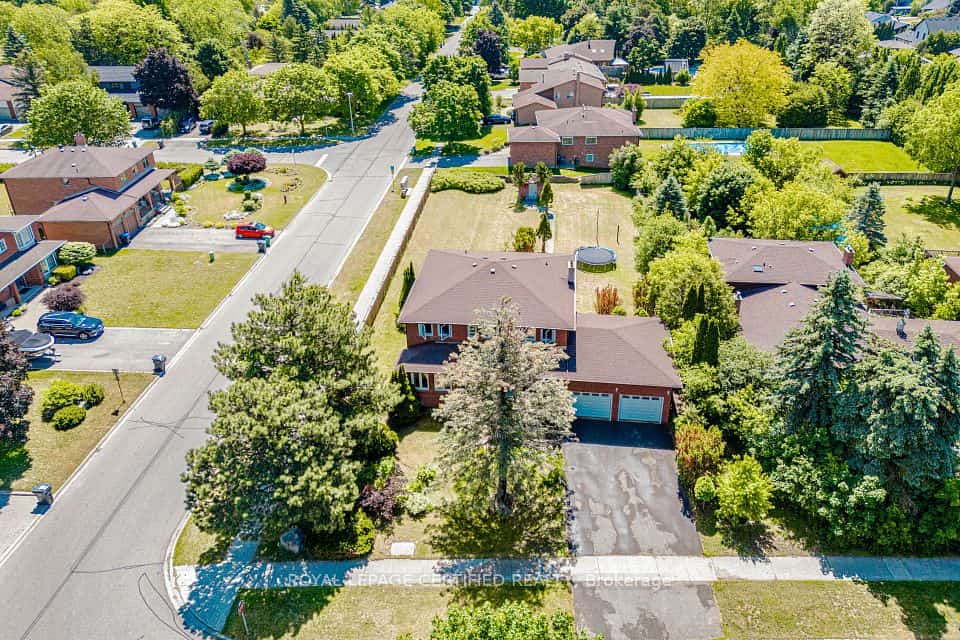 28 Walker Road E, Caledon, ON L7C 1H2