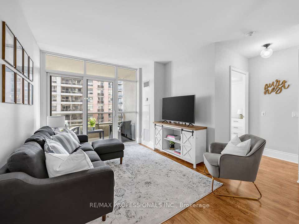 5233 Dundas Street W #1123, Toronto, ON M9B 6M1