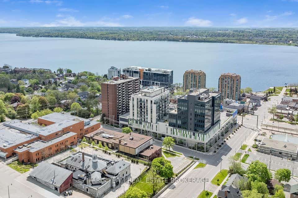 111 Worsley Street, Barrie, Barrie