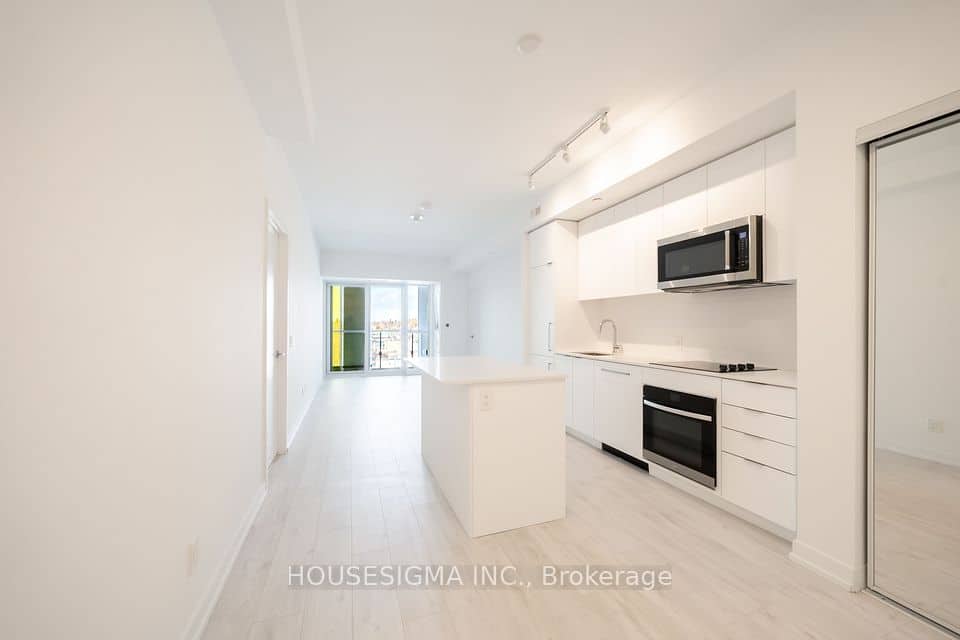 181 Sheppard Avenue E, Toronto