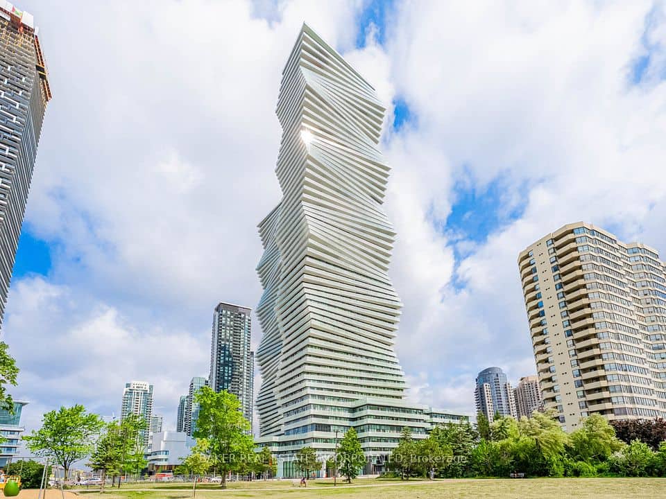 407 Webb Drive, Mississauga