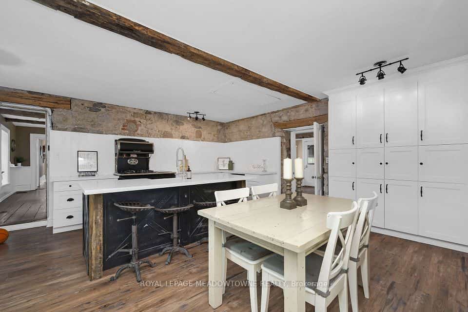 5595 25 Side Road, Milton, ON L7J 2L7