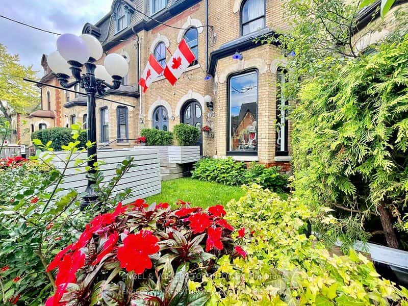 173 Carlton Street, Toronto, ON M5A 2K3