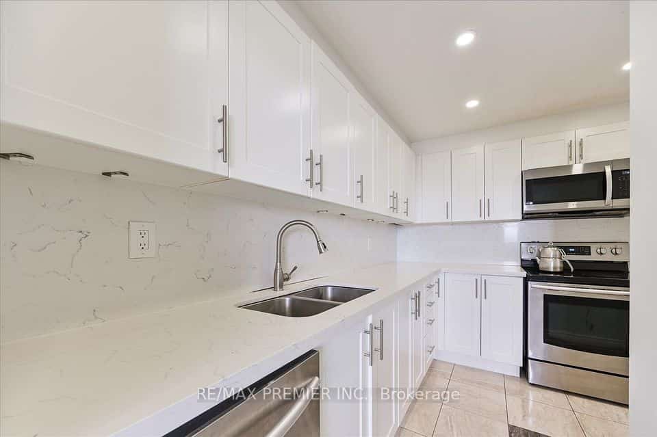 80 Grandravine Drive #716, Toronto, ON M3J 1B2