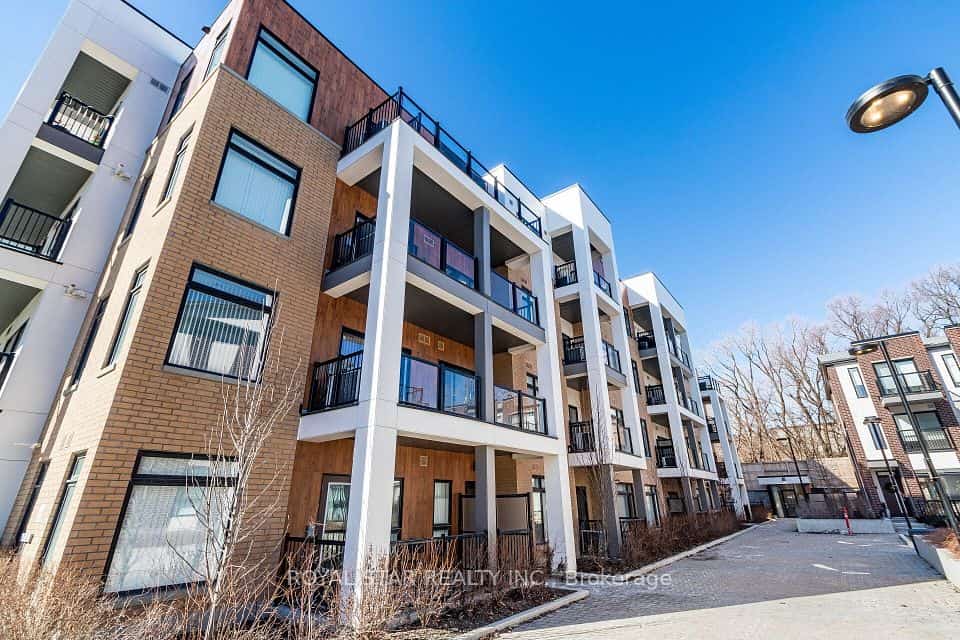 120 Canon Jackson Drive #401, Toronto, ON M6M 0E1