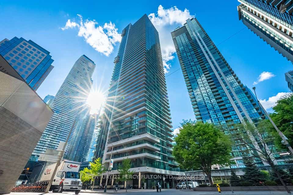18 harbour Street #703, Toronto, ON M5J 2Z6