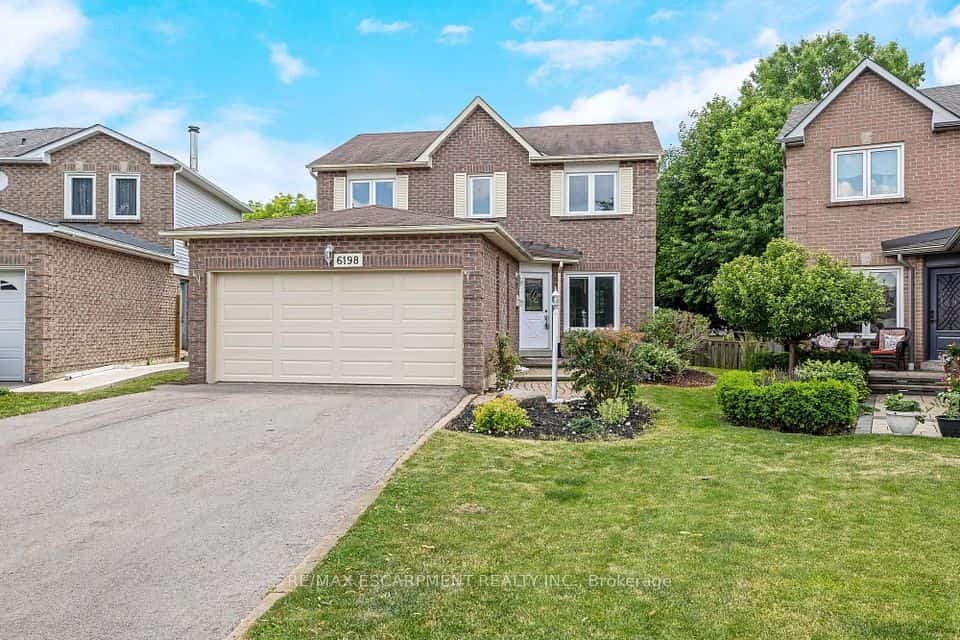 6198 Saltmarsh Court, Mississauga, ON L5N 5V8