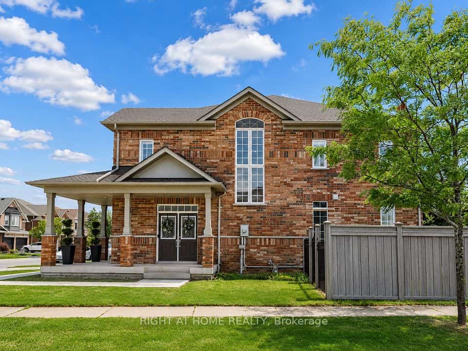 2042 Quinte Street, Burlington, ON L7L 7B9