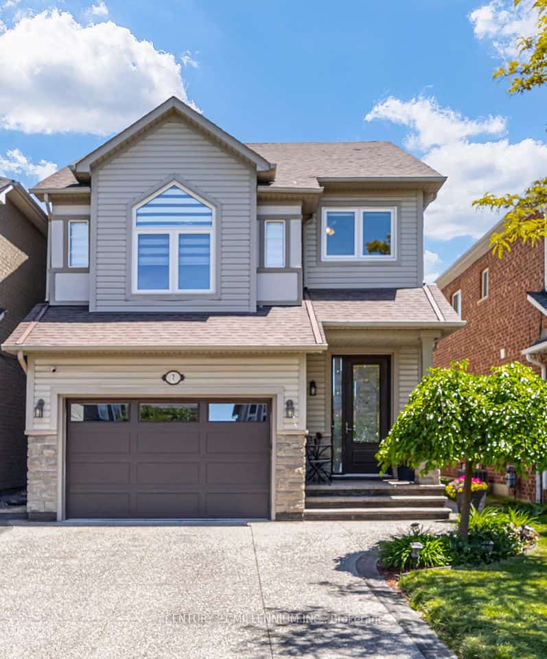 7 Bramoak Crescent, Brampton, ON L7A 1T7