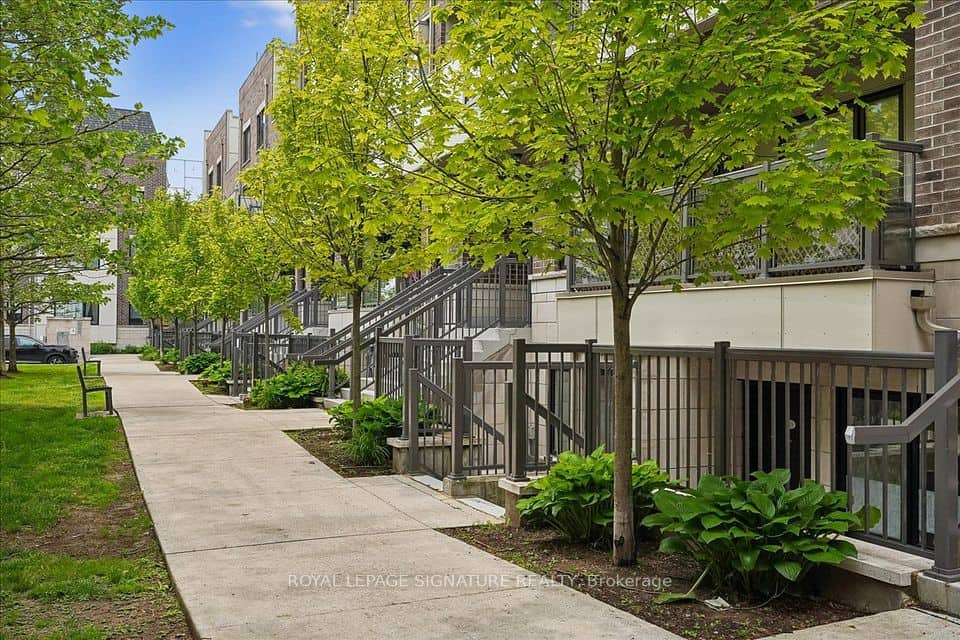8 E Drummond Street, Toronto