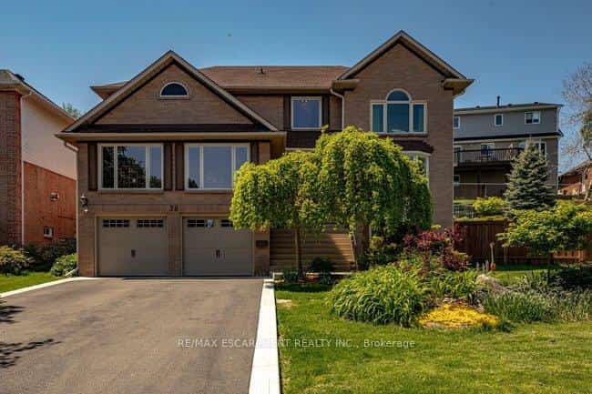 38 Sundrop Court, Hamilton, ON L9K 1G5