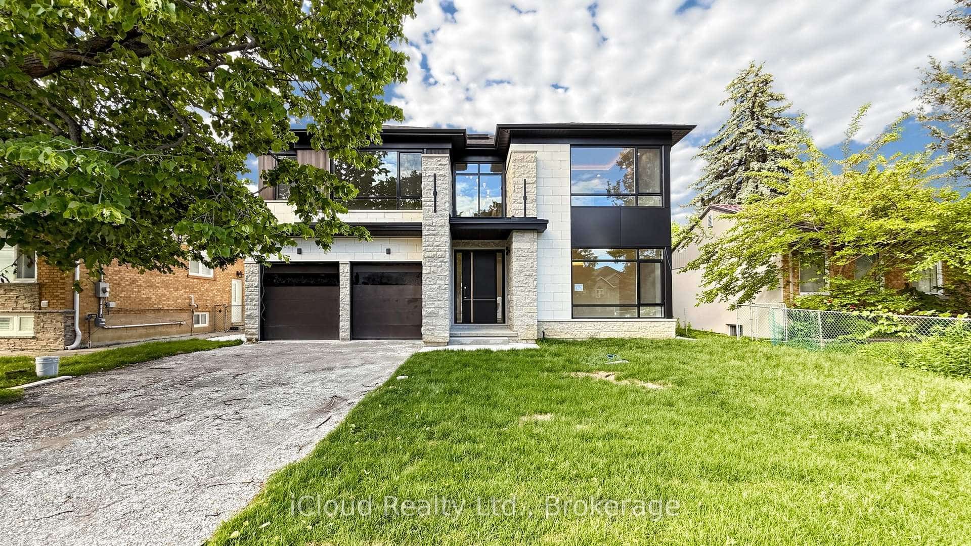 2539 Rugby Road, Mississauga, ON L5B 1T1