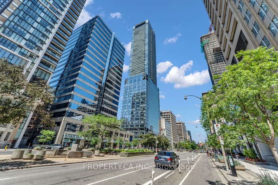 488 University Avenue #3002, Toronto, ON M5G 0C1