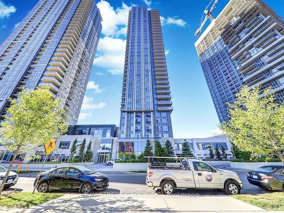 255 Village Green Square #1108, Toronto, ON M1S 0L3
