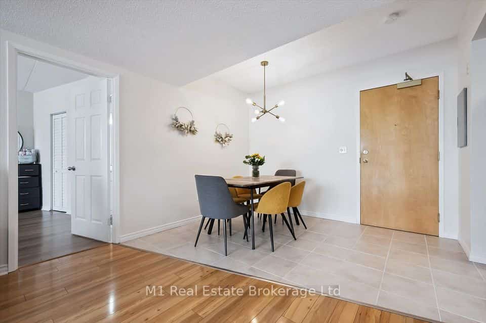 105 Bagot Street #208, Guelph, ON N1H 8H4