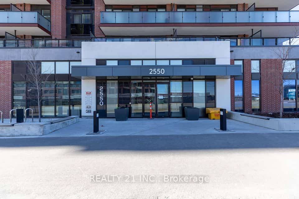 2550 Simcoe Street N #2413, Oshawa, ON L1L 0R5