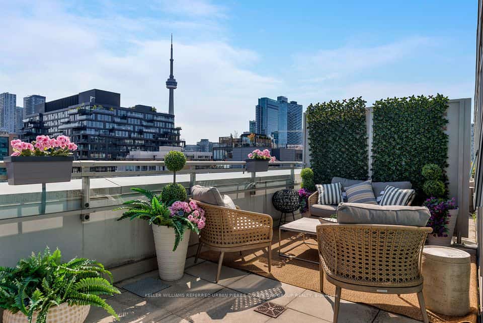 156 Portland Street #610, Toronto, ON M5V 0G1