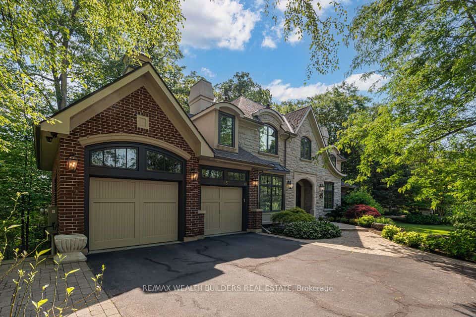 45 Shorewood Place, Oakville, ON L6K 3Y3