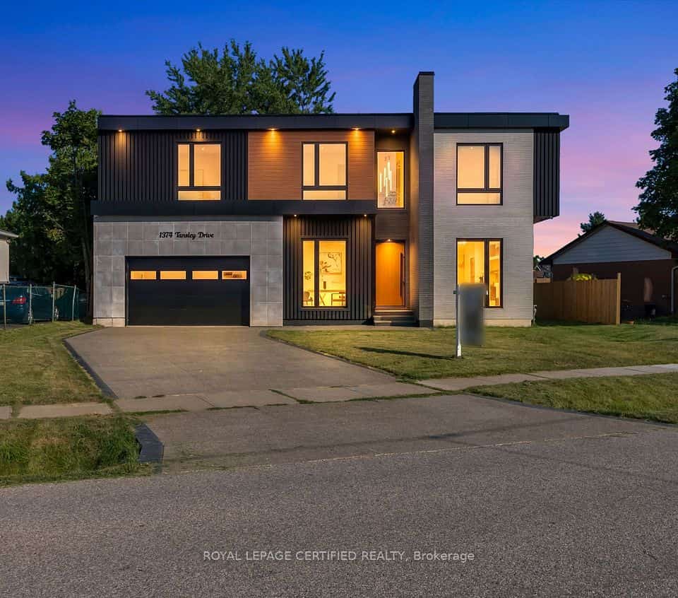 1374 Tansley Drive, Oakville, ON L6L 2N4