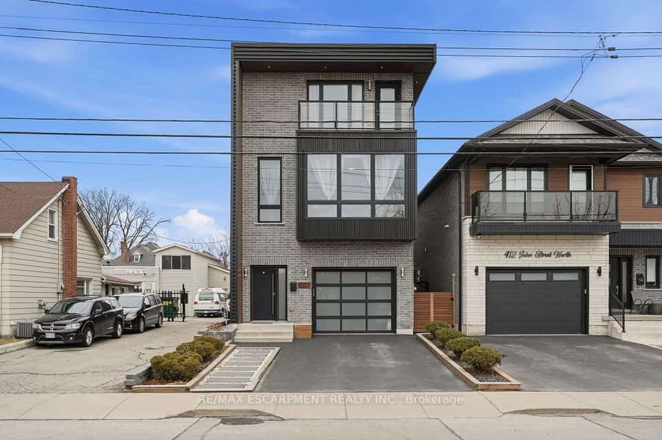 414 JOHN Street, Hamilton, ON L8L 4R3