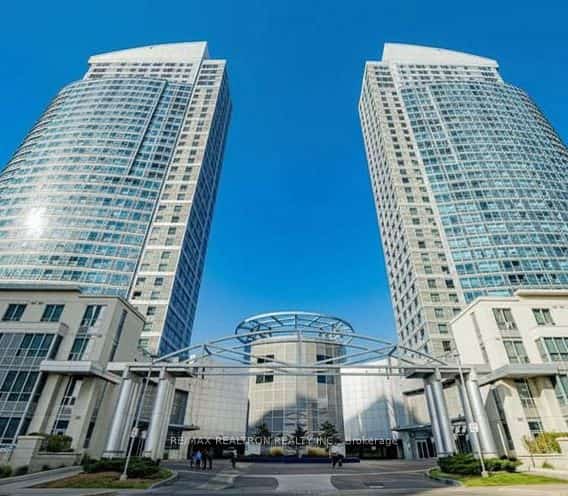 38 Lee Centre Drive #1502, Toronto, ON M1H 3K2