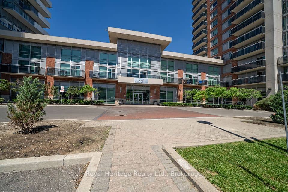 215 Queen Street E, Brampton
