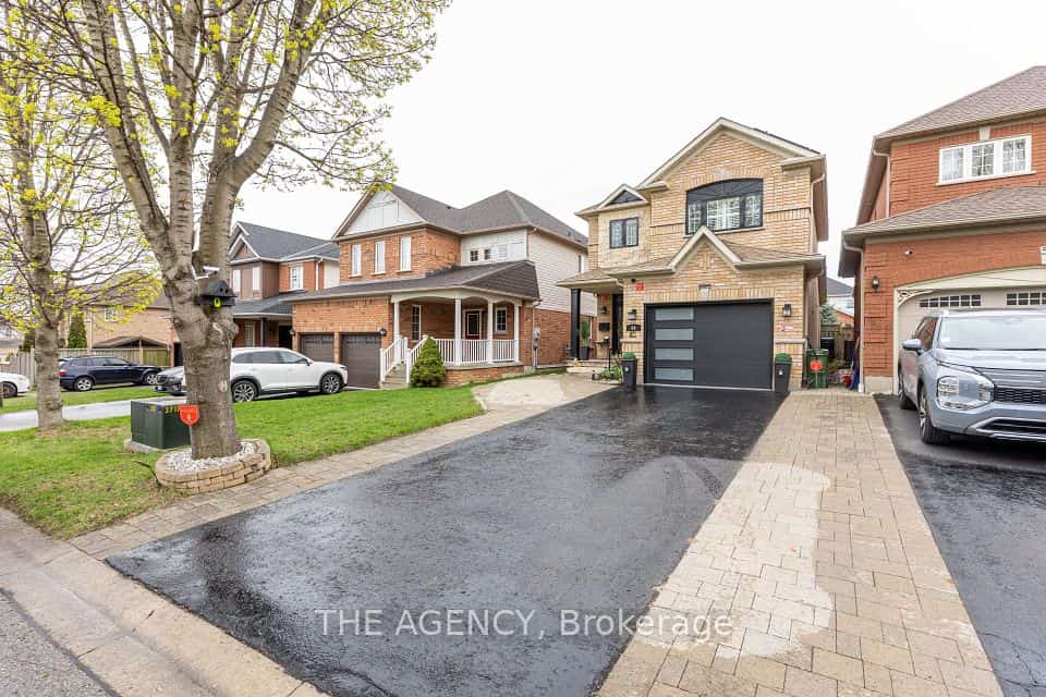 54 Thames Drive, Whitby, ON L1R 2R1