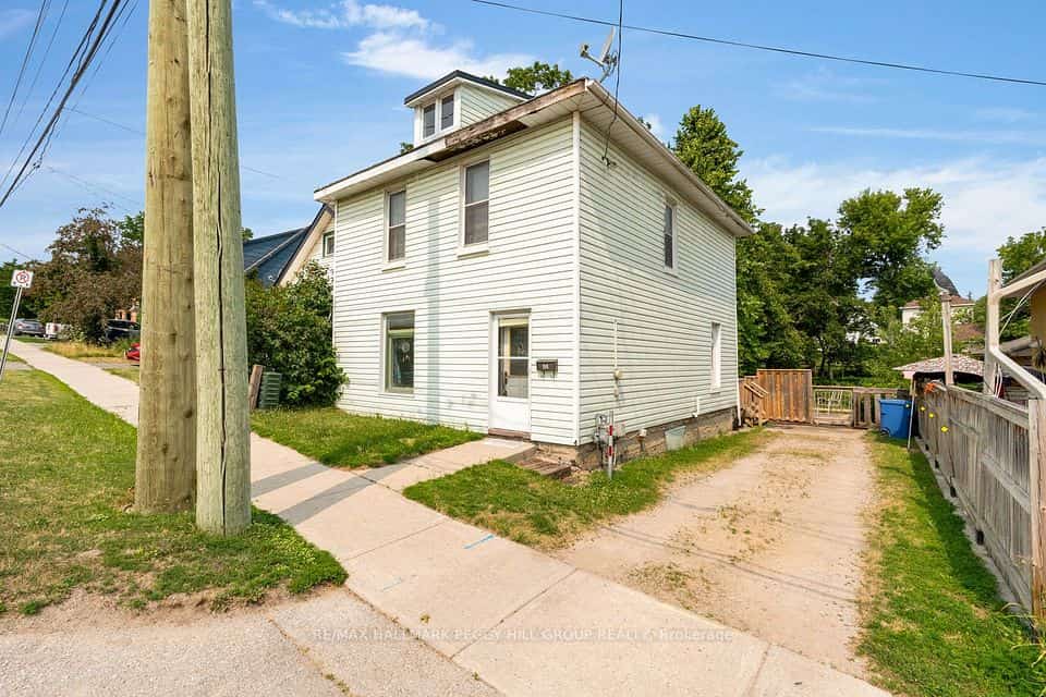 194 Mississaga Street W, Orillia, ON L3V 3B5