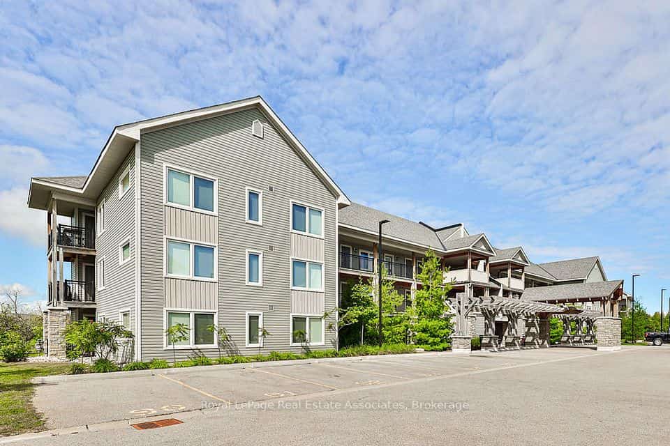 4 Anchorage Crescent #302, Collingwood, ON L9Y 0Y6