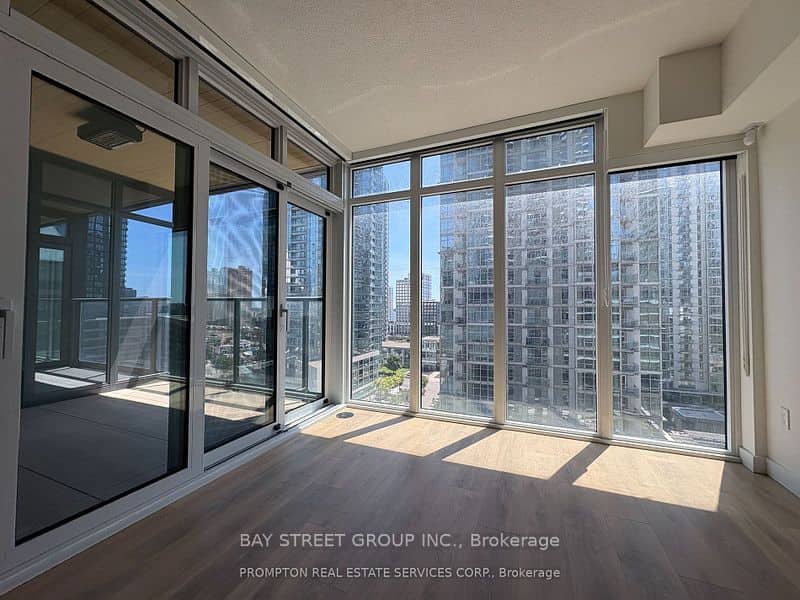 1 Concord Cityplace Way, Toronto