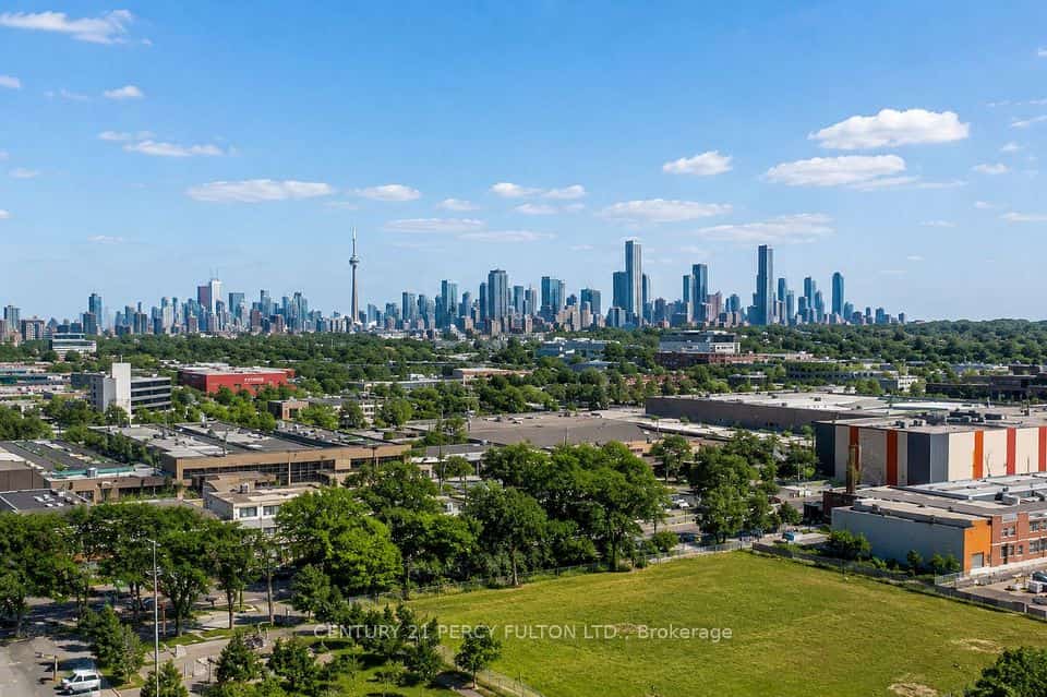 35 Brian Peck Crescent #1510, Toronto, ON M4G 0A5