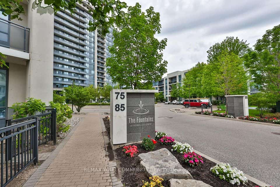 The Fountains, Vaughan
