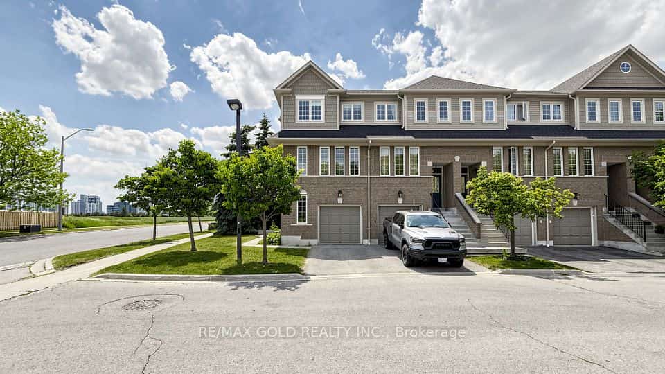 4950 Albina Way #182, Mississauga, ON L4Z 4J6
