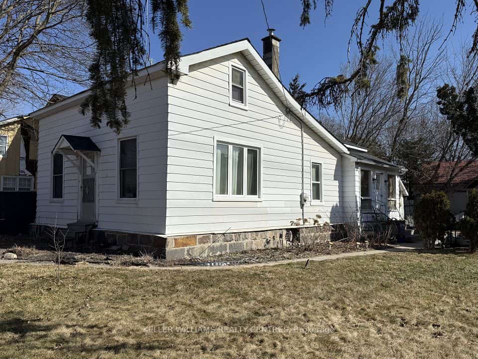 1 Queen Street, Whitby, ON L1M 1C5