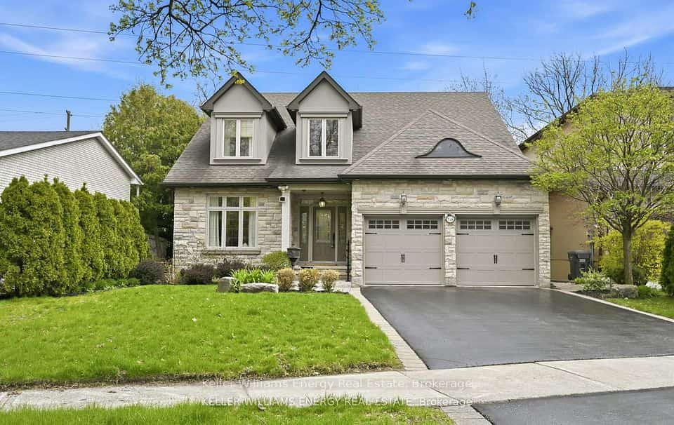 768 Duchess Drive, Mississauga, ON L4Y 1H7