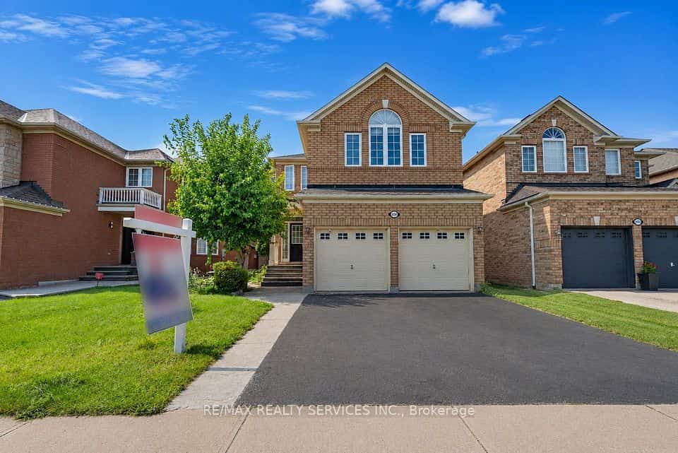 3696 Waterfall Crescent, Mississauga, ON L5N 8G8