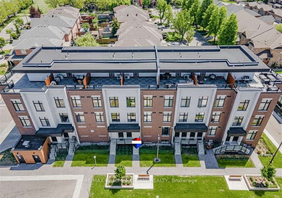 9570 Islington Avenue #227, Vaughan, ON L4H 4Z5