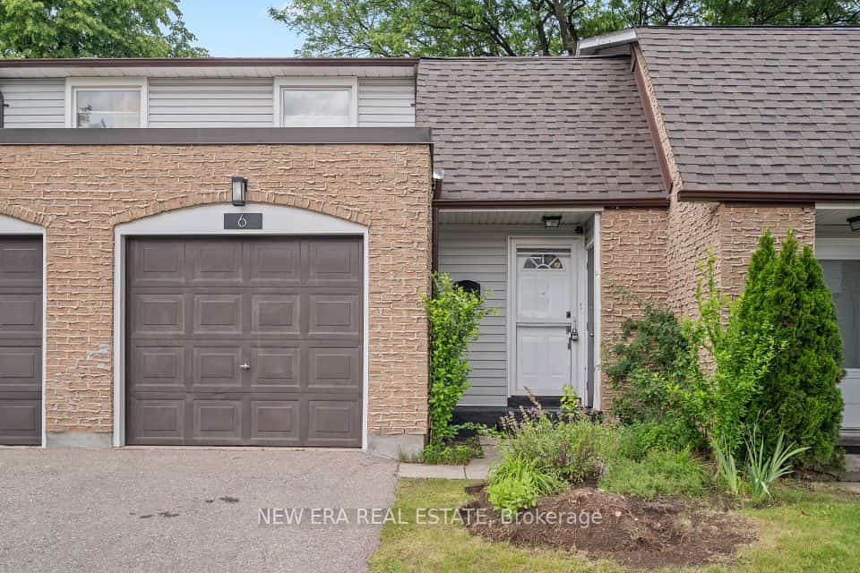2440 Bromsgrove Road #6, Mississauga, ON L5J 4J7