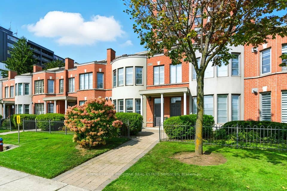 442 Maple Avenue, Burlington