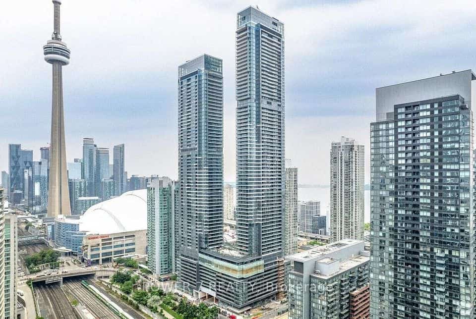 3 Concord Cityplace Way #4506, Toronto, ON M5V 0X4