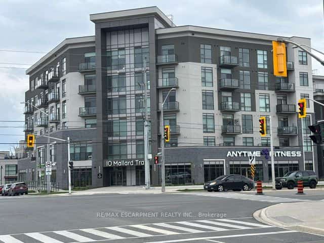 10 Mallard Trail #527, Hamilton, ON L8B 2A7