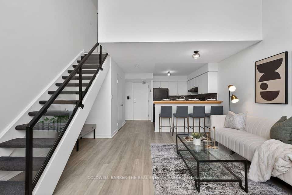 200 Manitoba Street #224, Toronto, ON M8Y 3Y9