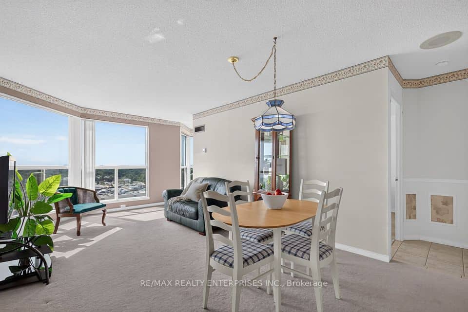 2177 Burnhamthorpe Road W, Mississauga