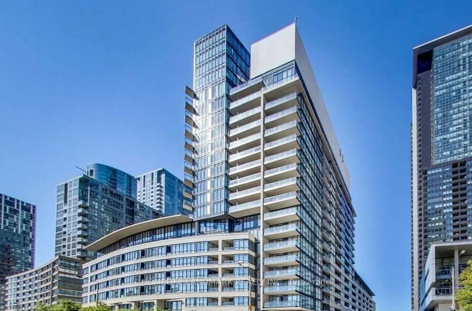 8 Telegram Mews #833, Toronto, ON M5V 3Z5