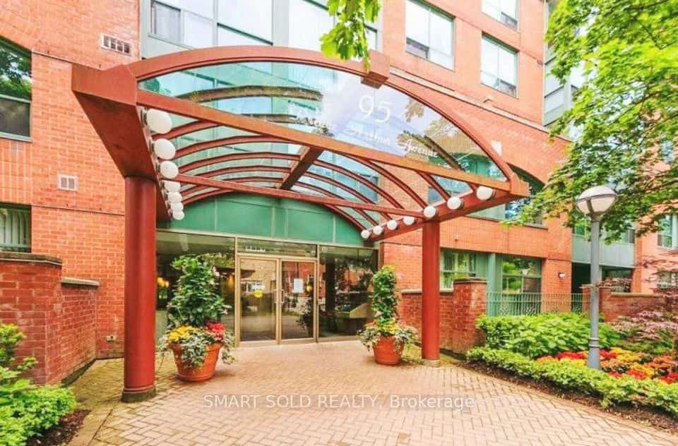95 Prince Arthur Avenue #711, Toronto, ON M5R 3P6