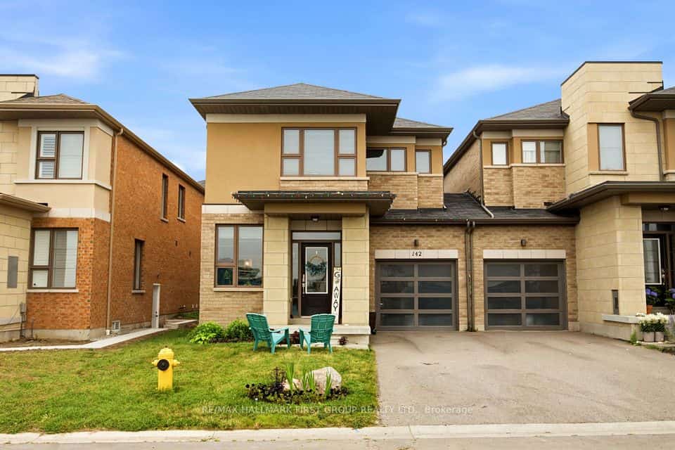 142 Vanier Street, Whitby, ON L1R 3J8