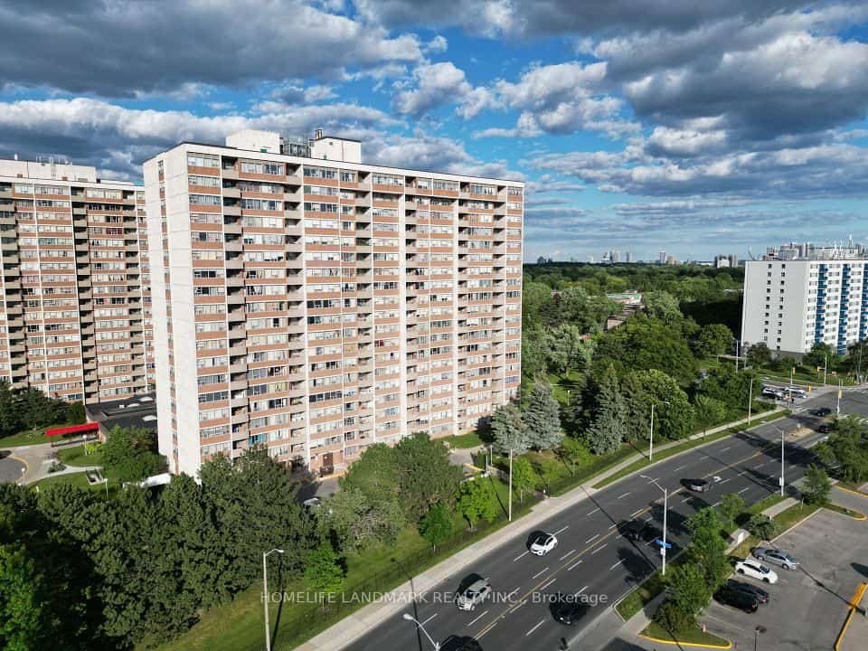25 Silver Springs Boulevard #PH12, Toronto, ON M1V 1M9