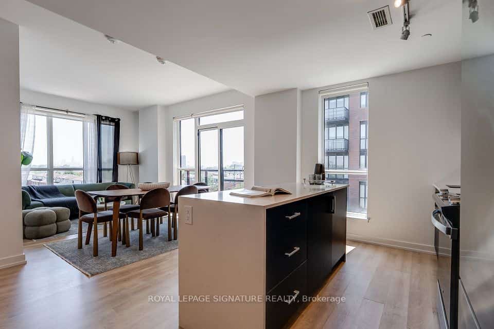 2300 St Clair Avenue W, Toronto